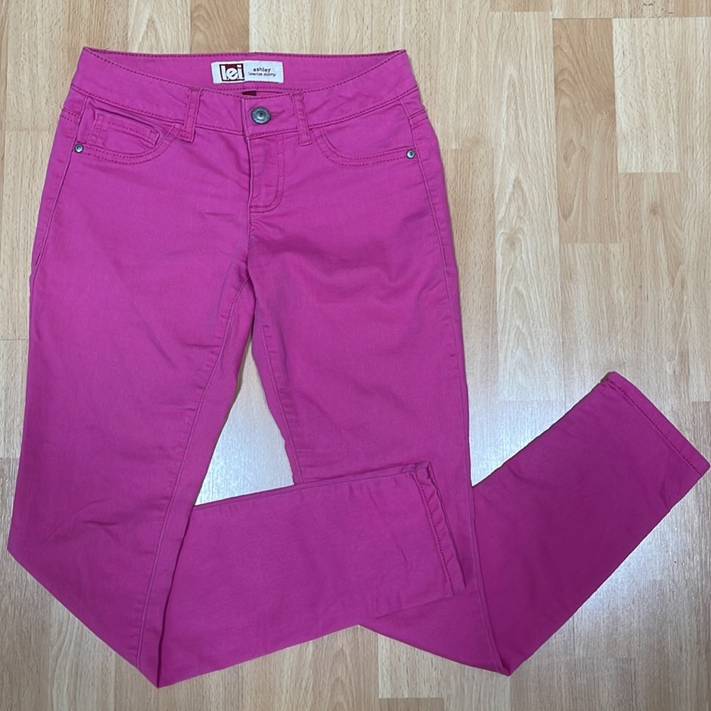 Juniors l.e.i.  Hot Pink Pants